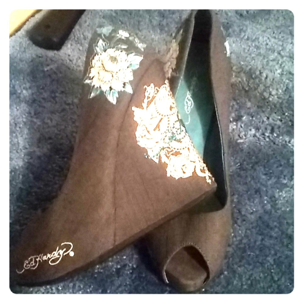Size 6 Ed Hardy open toe dress shoes